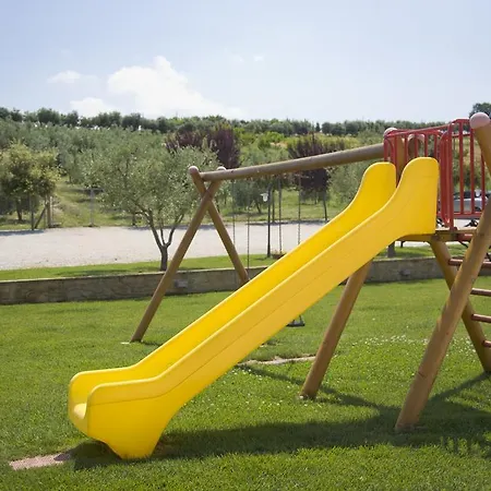 Azienda Agrituristica Le Bucoliche مزرعة للإقامة أوزيمو