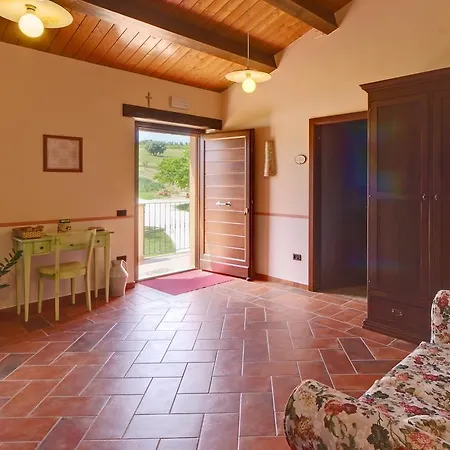 Azienda Agrituristica Le Bucoliche * أوزيمو